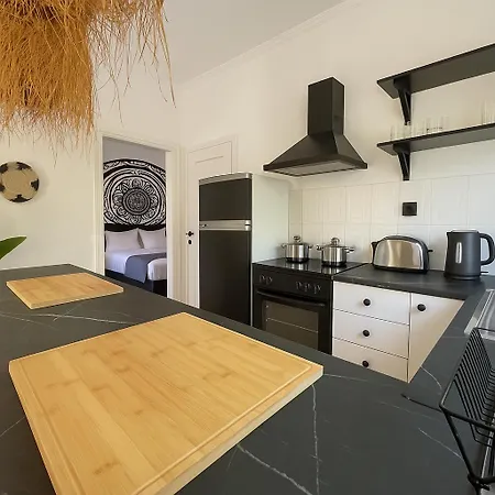 Ammo's By Horizon Homes Apartament *